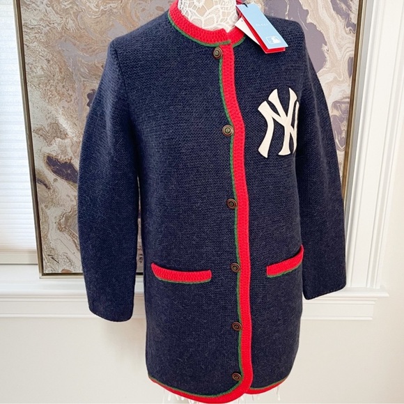 New Gucci NY Yankees MLB Embellished
Gucci Logo Applique CrewneckCardigan - Picture 2 of 13